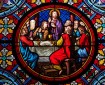 Glasmaleri af Jesus med sine disciple ved den sidste nadver