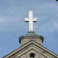 Kirkespir med kors