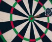 Dartskive med pil i Bullseye